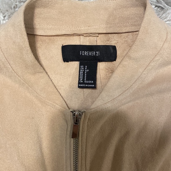 Nude suede bomber jacket. In size small. - Picture 2 of 3